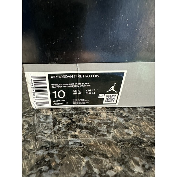 air jordan‎ 11 retro low cement grey. NWB Size 10 Men\'s main image 6